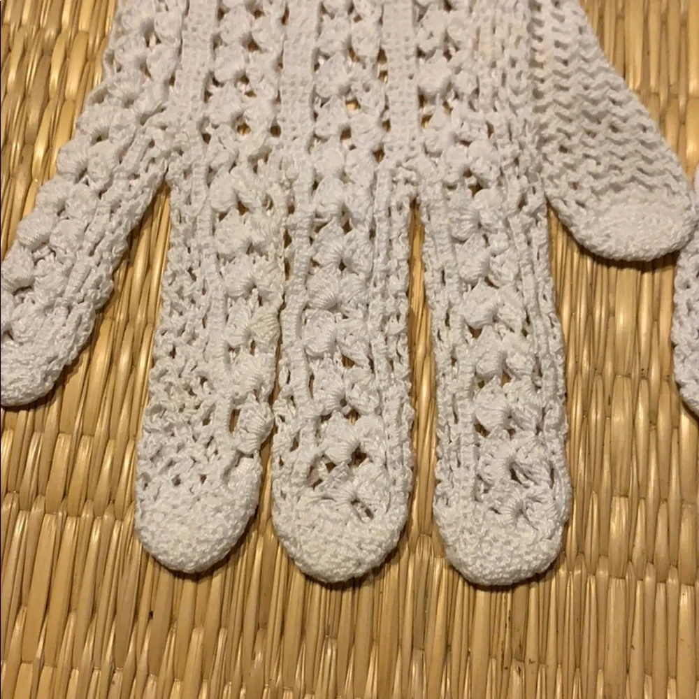 Vintage Ivory Crotchet Gloves‎